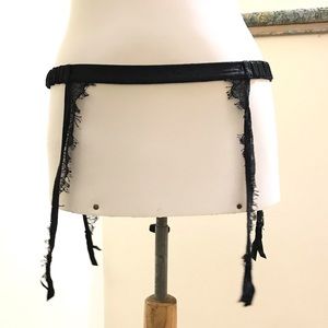 Victoria’s Secret Sexy Lingerie Black Eyelash Lace Garter Belt Tulle Baby Lace